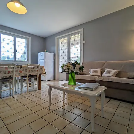 Spacieux Avec Jardin Privatif, Proche Du Puy-en-velay Et D'un Golf, Wifi Inclus - Fr-1-582-286 Apartment Saint-Pierre-Eynac